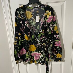 1x wrap style nwt top Guillaume